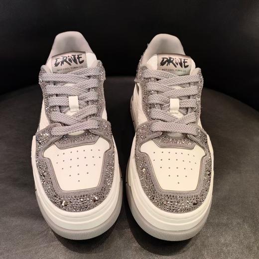 LFGJ凌介女鞋  15604  时尚百搭厚底板鞋 商品图1