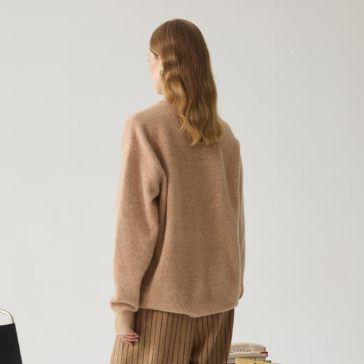 谜底套头针织衫女2024冬新品复古文艺趣味绣花宽松毛衣244MZ1856 商品图2