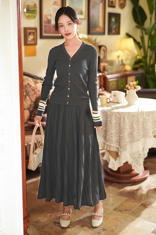 逸红颜明月优选 #蚕丝羊绒百褶裙🎶「韵律」，优雅随性的高腰A字半裙 商品图6