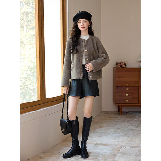 【年货节】熙世界2025冬季新款考拉绒皮草外套女短款毛绒保暖上衣皮毛一体 商品图4