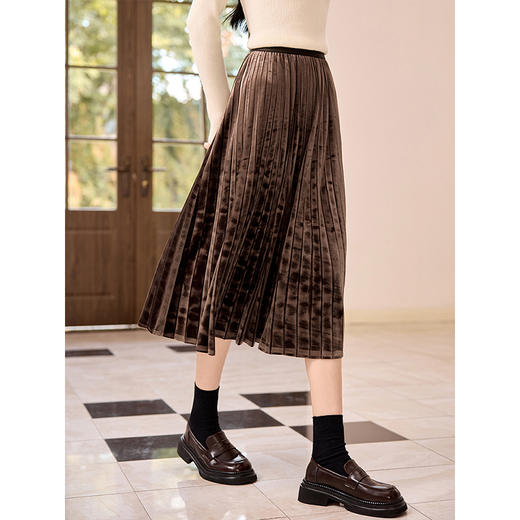 【年终特卖】熙世界金丝绒百褶半身裙女2025新款秋冬季配毛衣的a字中长裙子 商品图3