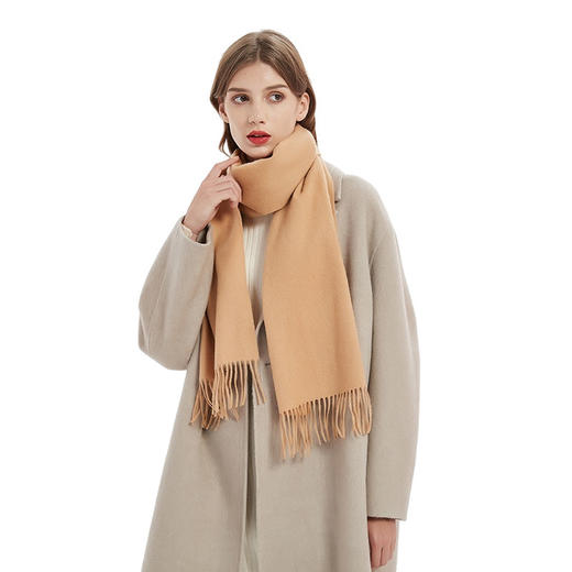 【纯色羊毛围巾】百搭秋冬围脖 加厚保暖披肩 简约流苏红围巾 商品图4