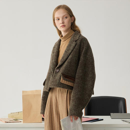 谜底短款毛呢大衣女2024冬新品通勤风时尚羊毛混纺外套244MD1669 商品图1