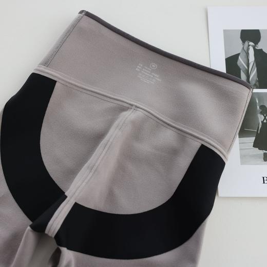 美yang销量TOP1的瑜伽裤❗同源品质订单❗️【露露拉绒一片式微压瑜伽鲨鱼裤】超柔定制鲨鱼皮面料👍同面膜感亲肤~更适合降温季节的鲨鱼裤❗最 商品图8