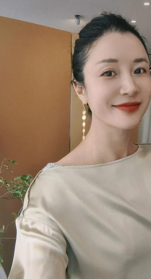 摇曳生姿 ｜可以正反戴的黄金翠玉耳环 商品图2