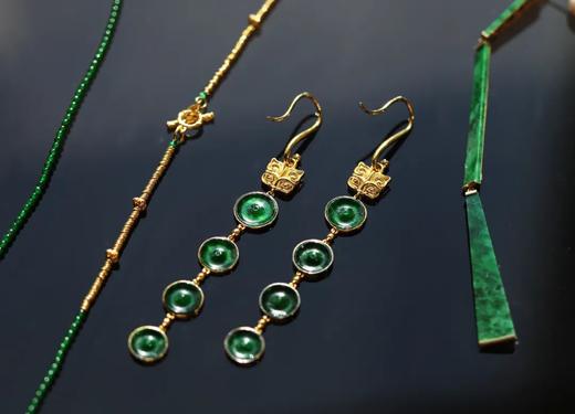 摇曳生姿 ｜可以正反戴的黄金翠玉耳环 商品图6