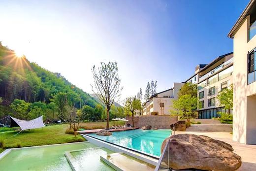 ★竹林度假★ ￥838起/2间夜！竹海间【安吉竹仙湖君澜庄园】享听竹雅致房+早餐，正餐券+下午茶券，享垂钓、泛舟、汉服体验！另有/私汤房/loft房/亲子房等套餐可选~有效期至2025年12月29日 商品图3