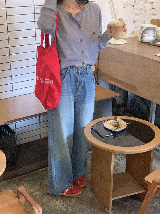 <曾小咸推荐>  薄款小熊针织开衫 日常109/件 活动价69.99！【预售款，预计3-15天发货】 商品图1