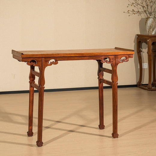 二十世纪 黄花梨插肩榫如意云纹一块玉翘头案 商品图0