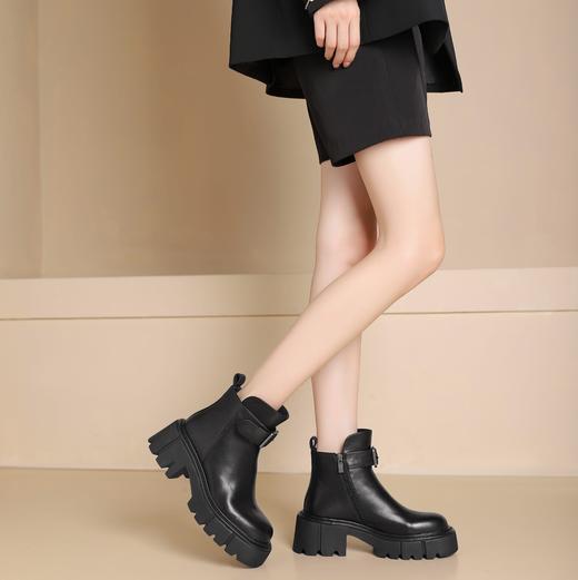 westory2024年秋冬新款优雅风厚底高跟小圆头百搭短靴马丁靴W24DS84491 商品图4