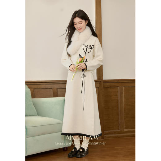 鹿向南「花园早茶」法式气质宽松显瘦米杏色半身裙女秋L50912BSQ 商品图1