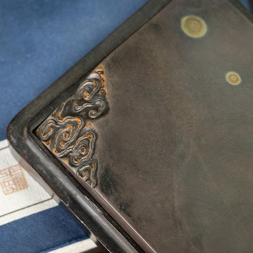 清 云纹带眼端砚（红木嵌玉砚盒） 商品图1