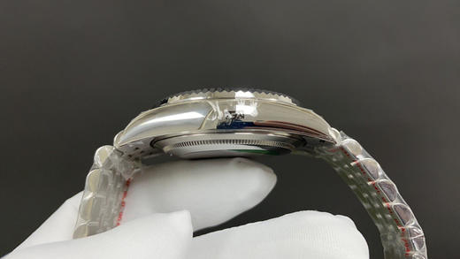 N厂V2版外圈口转动柔顺，圈口不紧不松，完美无破绽➕top级品质
劳力士 天行者Sky-Dweller颠覆升级2022年[恐惧]最新版本所有细节与尺寸，❶:升级三角坑纹表圈深度与侧面的倒边菱角 商品图4