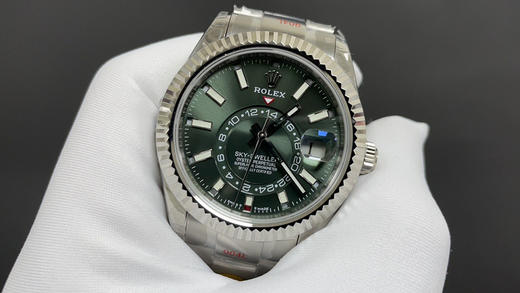 N厂V2版外圈口转动柔顺，圈口不紧不松，完美无破绽➕top级品质
劳力士 天行者Sky-Dweller颠覆升级2022年[恐惧]最新版本所有细节与尺寸，❶:升级三角坑纹表圈深度与侧面的倒边菱角 商品图8