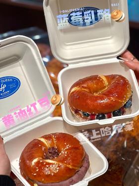 招牌黄油红豆贝果