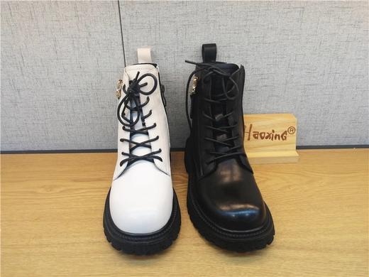 豪行2021年秋季新品时尚休闲英伦女单靴马丁靴213X62889 商品图1