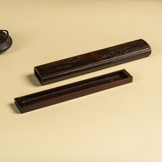 清 紫檀阴刻山水人物带暗屉臂搁 商品图1