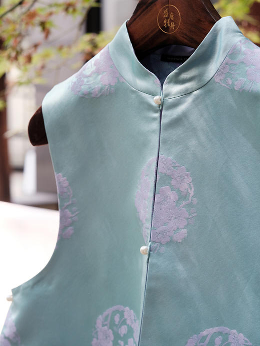 盛唐牡丹| 老工艺花锦缎双面穿马甲 商品图5