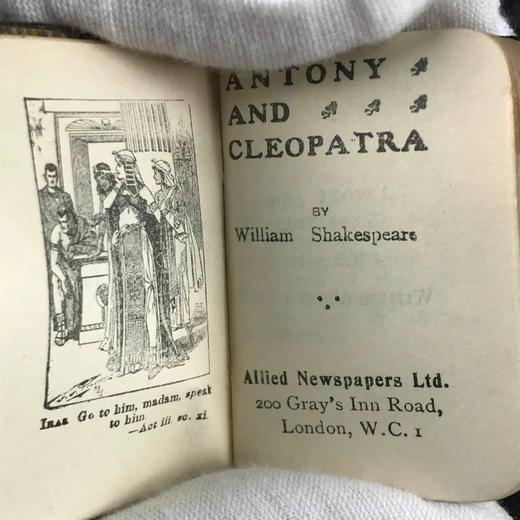 微型书！ 约20世纪早期 莎士比亚全集（全40卷） 配木质小书架 商品图4