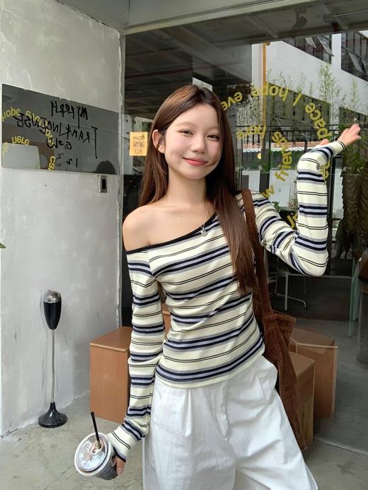 <曾小咸推荐> 斜肩条纹长袖T恤  商品图2