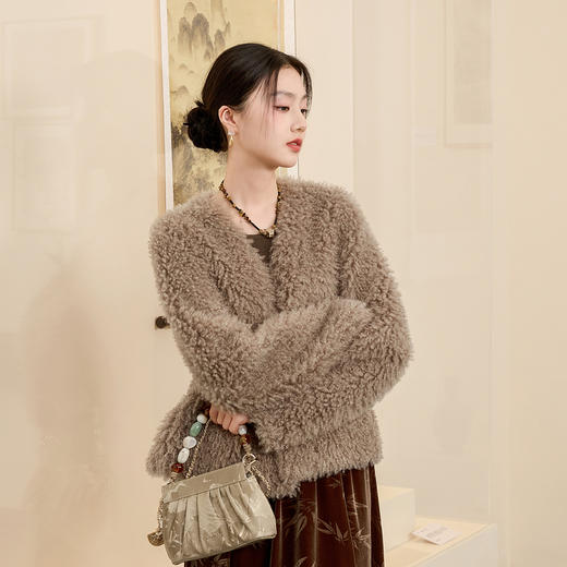 三彩【日暮初雪】2024冬季新款新中式环保皮草仿泰迪毛绒外套女C 商品图2