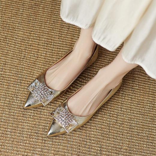 【预售5天】时尚水钻蝴蝶结低跟单鞋新款时尚银色真皮粗跟小皮鞋ZF&24-235 商品图2