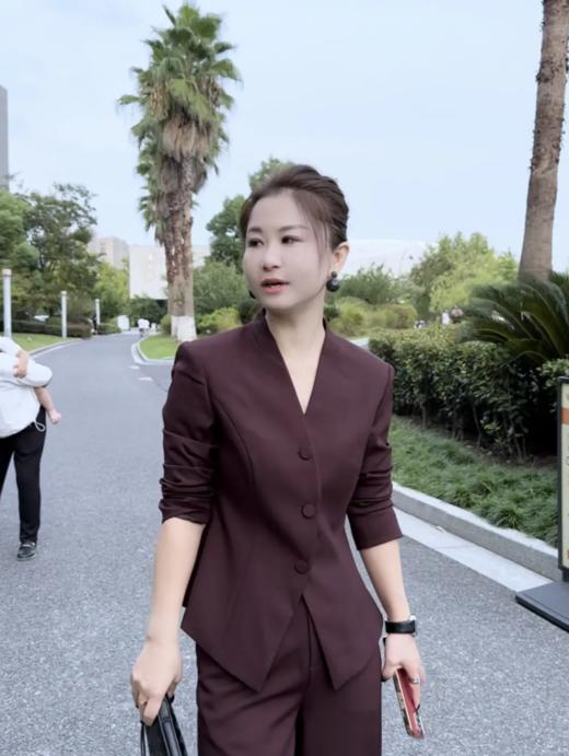 艾尚臣秋安可拉红秋季新品气质高级感主持人正装珠宝店 商品图3