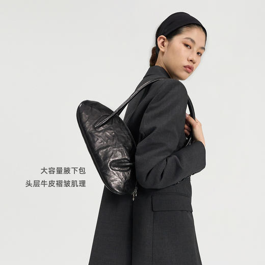 lost in echo2024秋季新款牛皮趣味饺子包大容量保龄球包腋下包女 商品图3