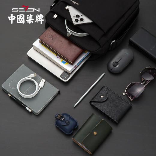 柒牌男士单肩包男斜挎包2024新款休闲简约青年商务小背包黑色男包	127P70030 商品图4