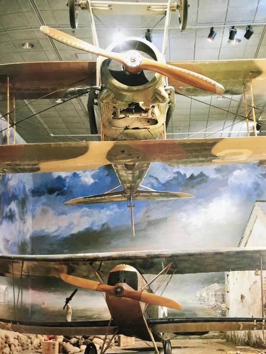 美国国家航空航天博物馆图集（1979） 300幅插图（241幅彩色） 精装大16开 商品图6