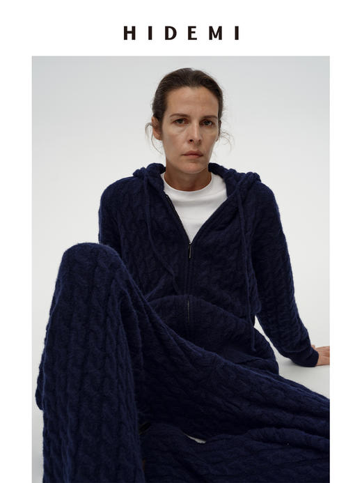 HIDEMI 【赵露思同款】进口澳洲美利奴羊毛绞花麻花花纱厚款宽松式连帽拉链毛衣外套长裤套装  藏蓝色/中灰色 帽衫\阔腿裤 商品图7