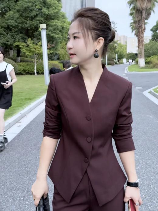 艾尚臣秋安可拉红秋季新品气质高级感主持人正装珠宝店 商品图1