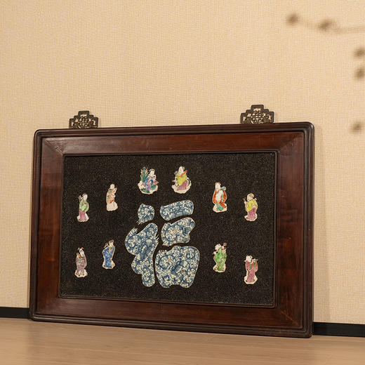 清 红木嵌青花粉彩瓷片八仙人物福字挂屏 商品图4