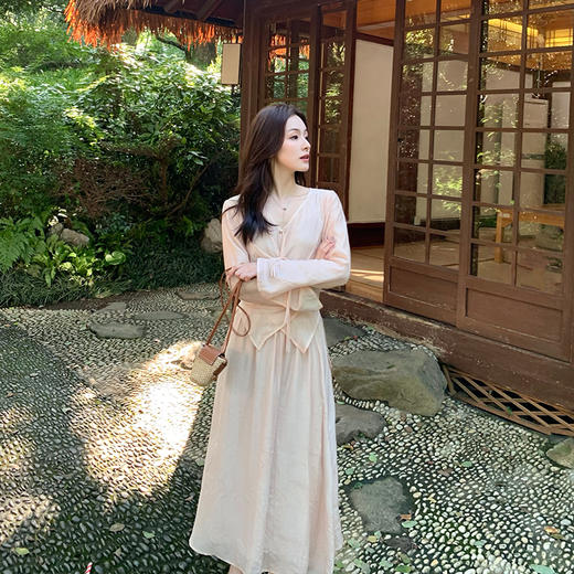 金蘑菇菇 罗马许愿池/天丝褶皱重工炒色设计款不规则交叉衬衫套组 商品图0