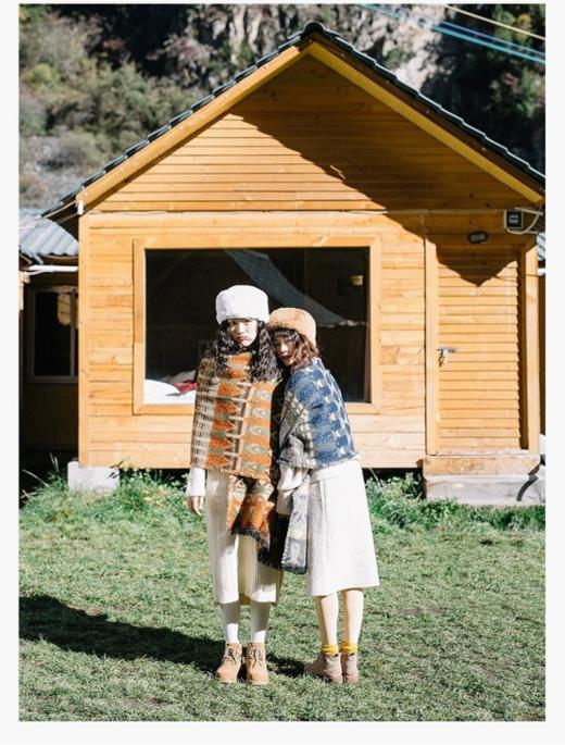 🥰【HLUOS秋冬民族风旅行披肩围巾】❤️秋冬降温首选!!💰49.9😎秒杀到手△ 披上就有一种🔥云南少数民族的感觉，💥谁穿谁美！ 旅行街拍氛围感拉满！ 商品图1