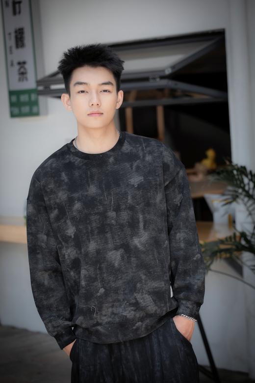 432964242潮流圆领卫衣 商品图0