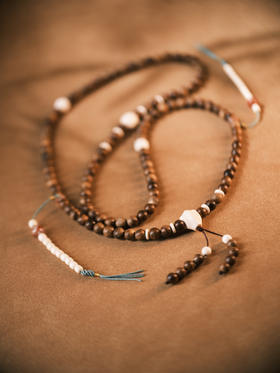 沉香 惠安老料8分沉配猛犸南红 计数器 0.8cm【器悟雅玩】