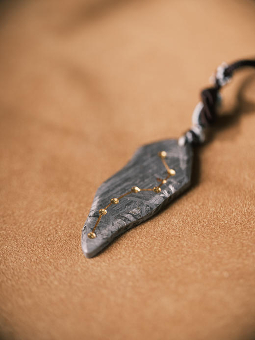 北斗七星天铁吊坠 长4.8 宽2 不规则【器悟雅玩】 商品图1