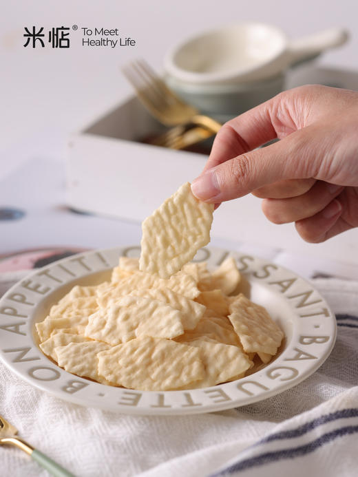 介绍链接丨风靡全球🌍的鹰嘴豆❗【米惦鹰嘴豆脆片】夹带着淡淡米香，真是好吃到犯规‼ ✅10%鹰嘴豆粉添加，真实有营养 ✅0白砂糖，非油炸工艺，1袋热量比1根香蕉还低 ✅0香精0色素0防腐剂0反式脂肪酸 商品图1