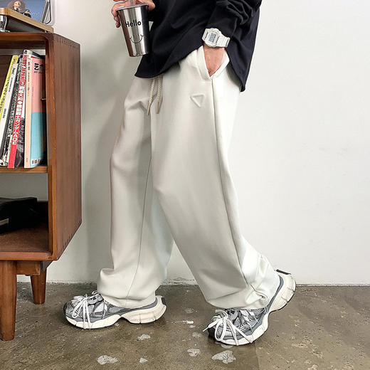 徐太浪简约绣标运动休闲卫裤男秋季潮流百搭宽松直筒阔腿裤子长裤 商品图1