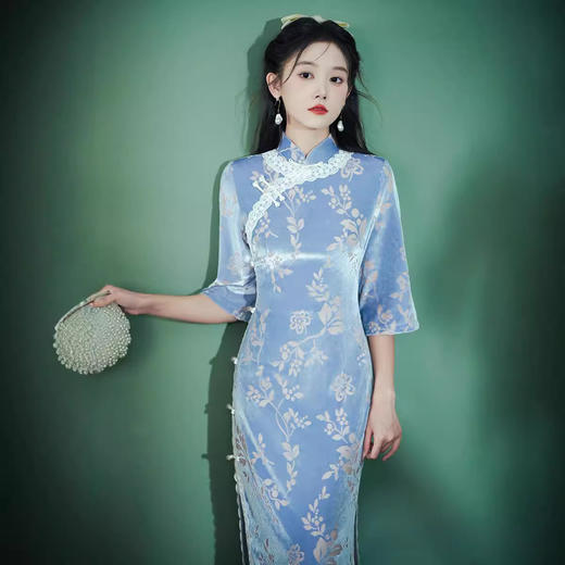 秋款改良日常长款蓝色烧花绒修身复古旗袍XL1075 商品图3