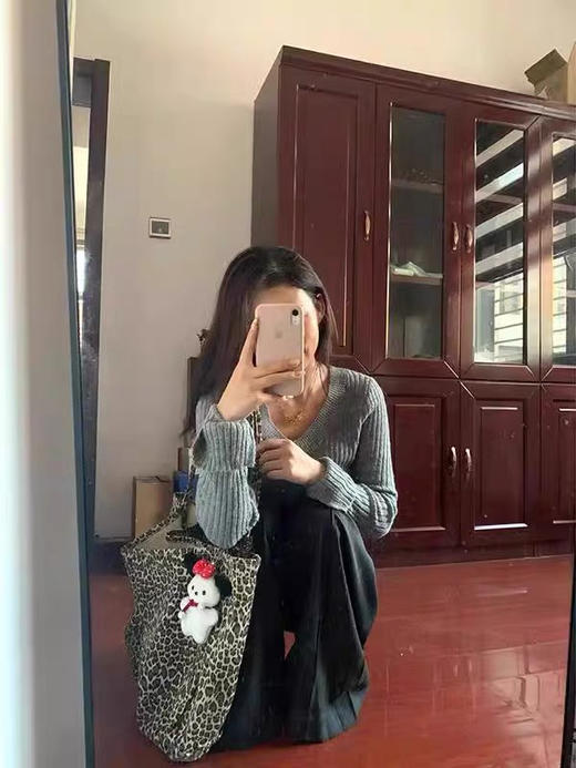 V领马海毛打底 商品图2