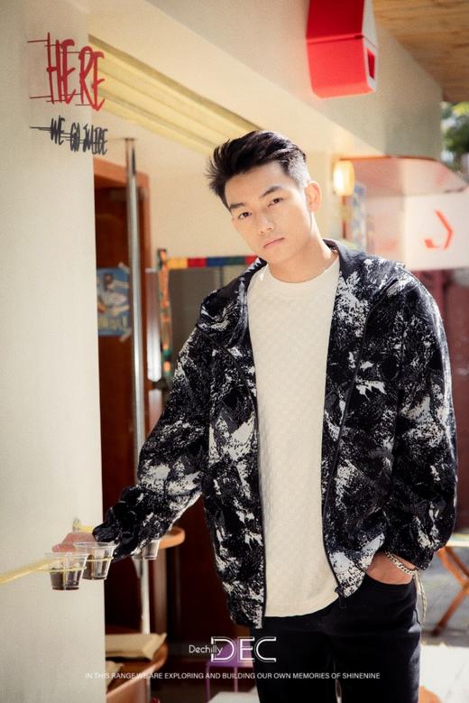 44114130黑白交织针织外套 商品图1