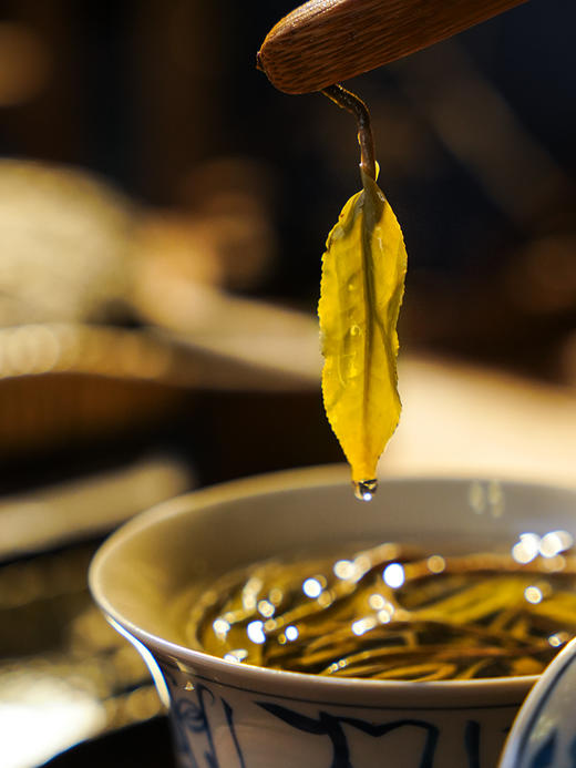 尾货清，余1箱【小荒田散茶】2024年春茶临沧茶区古树茶普洱茶生茶散茶250克/箱 商品图7