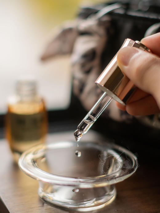 破价清仓78带走❗️以油养肤鼻祖【林清轩山茶花油4.0】  旗舰店393/15ml，团价只要78/15ml❗️  ✅诺贝尔获奖细胞自噬原理  ✅专利清轩萃，升级5倍活性成分 商品图2