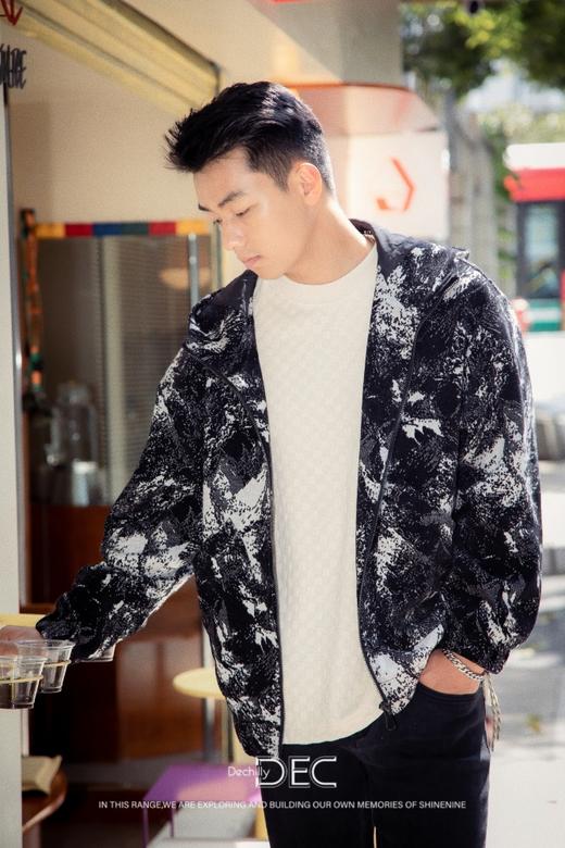 44114130黑白交织针织外套 商品图3