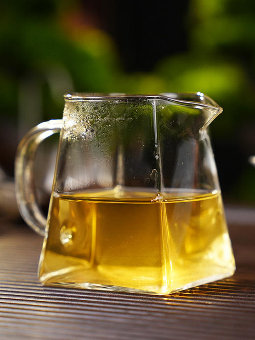 尾货清，余1箱【小荒田散茶】2024年春茶临沧茶区古树茶普洱茶生茶散茶250克/箱 商品图3