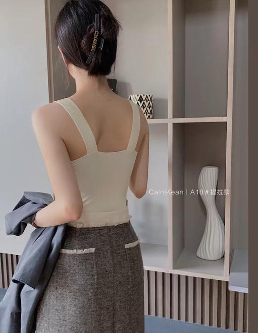 高品质定制 ❗原价𝟑𝟗𝟗¥一件 ，开团只需💰59￥到手【𝐂𝐚𝐥𝐧𝐢𝐊𝐞𝐚𝐧反重力提拉保暖背心】内搭外穿都好看😍 上身巨显瘦❗ 商品图3