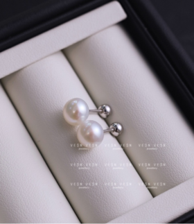 🦋【S925银天然淡水珍珠耳钉】🦋✅做工精细，质感很好，🎁高级感十足，💞尽显大气~ ✅甄选天然淡水珍珠🌈（可以刮出珍珠粉），🌟光泽细腻