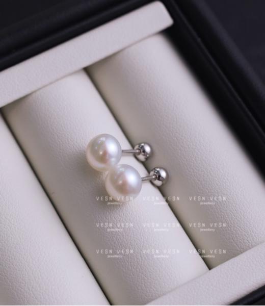 🦋【S925银天然淡水珍珠耳钉】🦋✅做工精细，质感很好，🎁高级感十足，💞尽显大气~ ✅甄选天然淡水珍珠🌈（可以刮出珍珠粉），🌟光泽细腻 商品图0